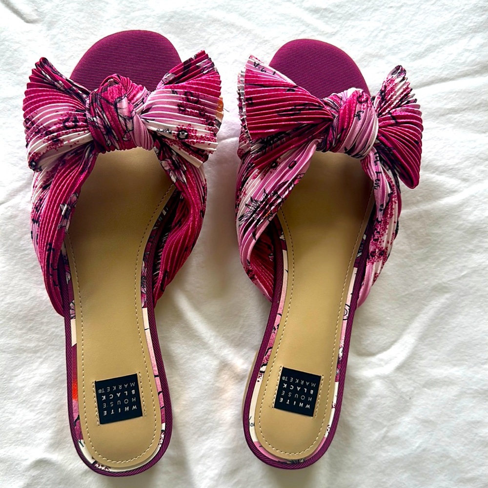 White House Black Market Fiji Sunset Crickle Slides